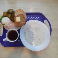 6 listopada 2025, śniadanie, dieta podstawowa;  Zmiana zupy mlecznej – płatki pszenne.